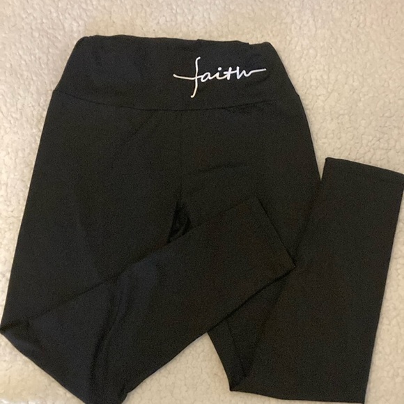 SHEIN Pants - Leggings worn once